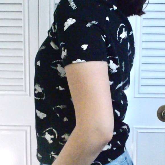 PULL AND BEAR NWOT Black tee with pattern - Picture 2 of 4